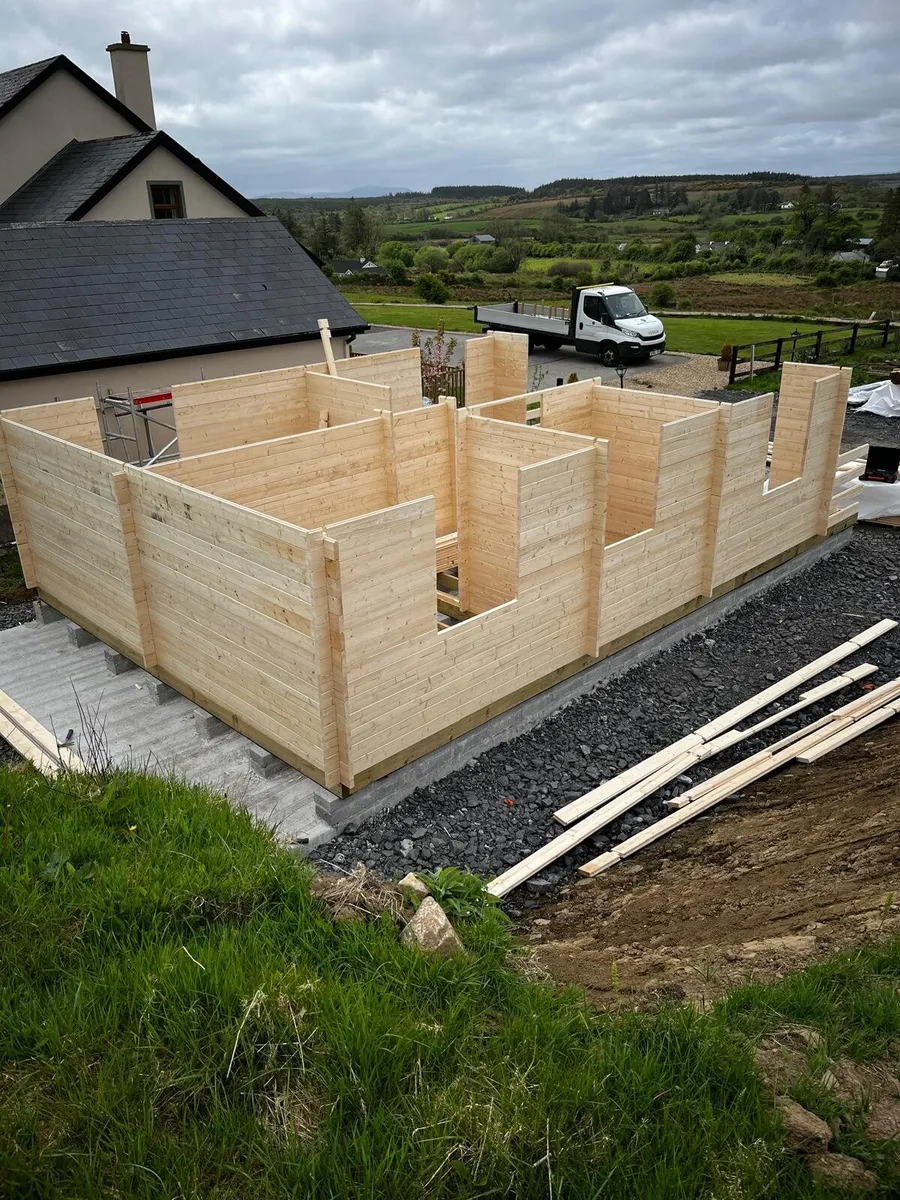 Log cabins - Image 2