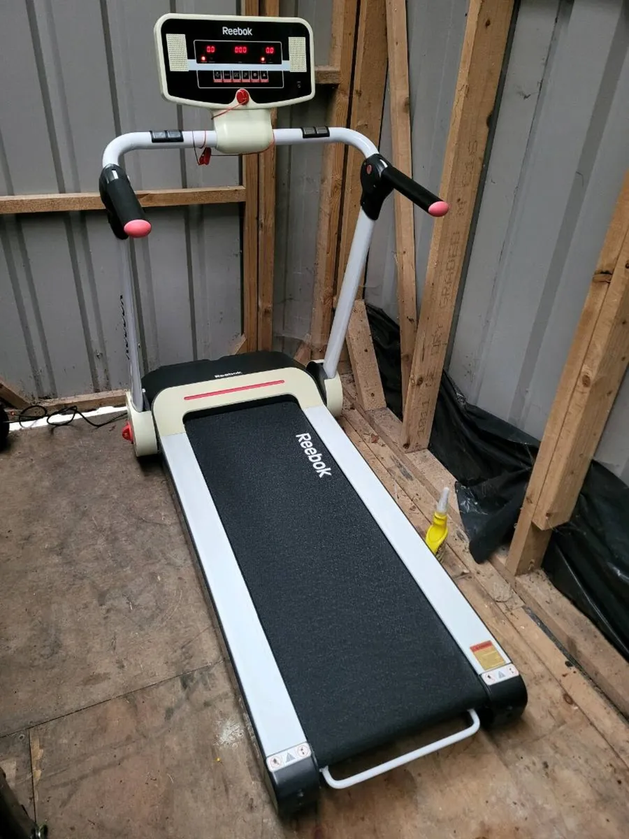 Reebok i-Run 3.0 Treadmill - Like New, Barely Used - Image 2