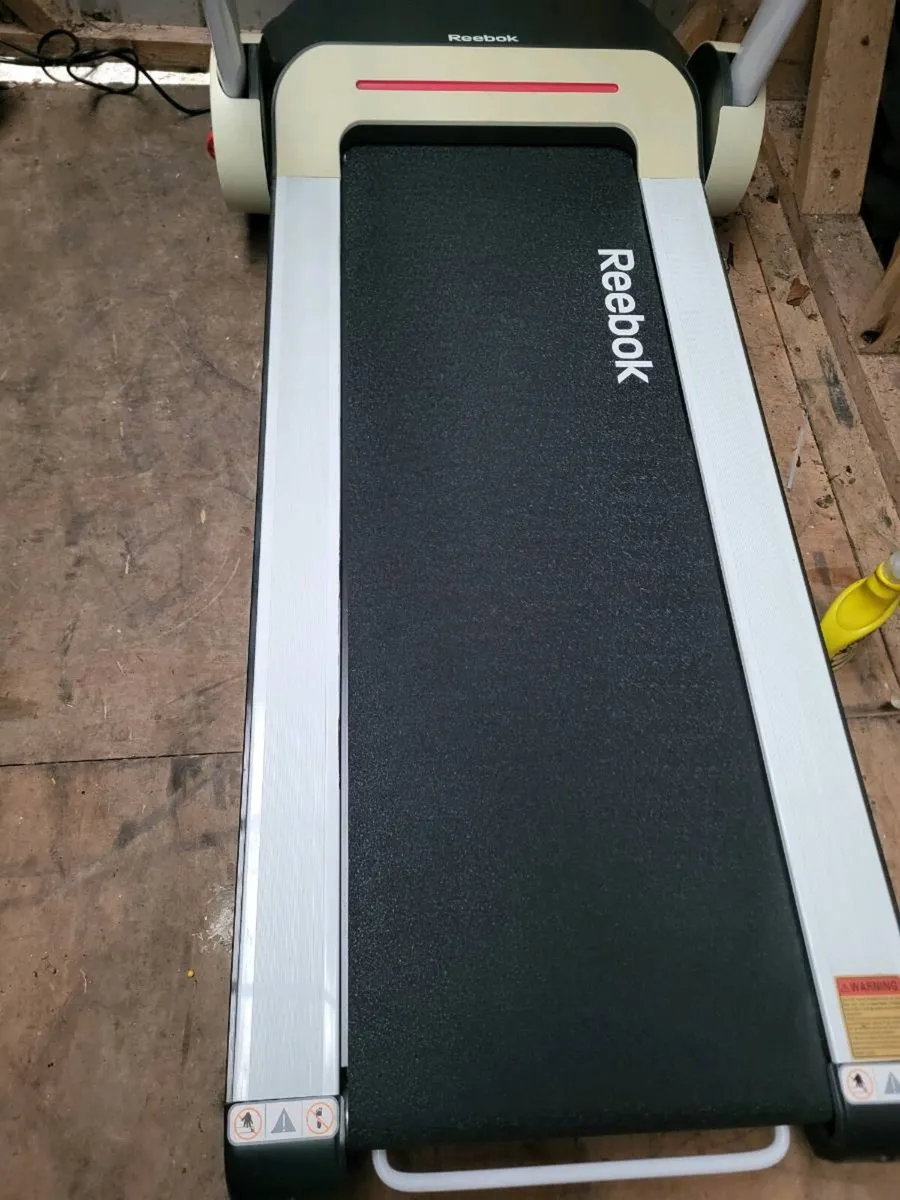 Reebok i-Run 3.0 Treadmill - Like New, Barely Used - Image 4