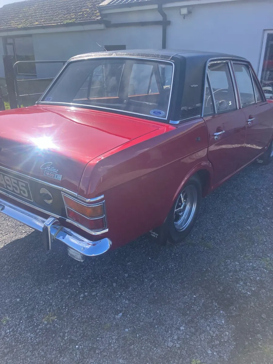 Vintage car - Image 3