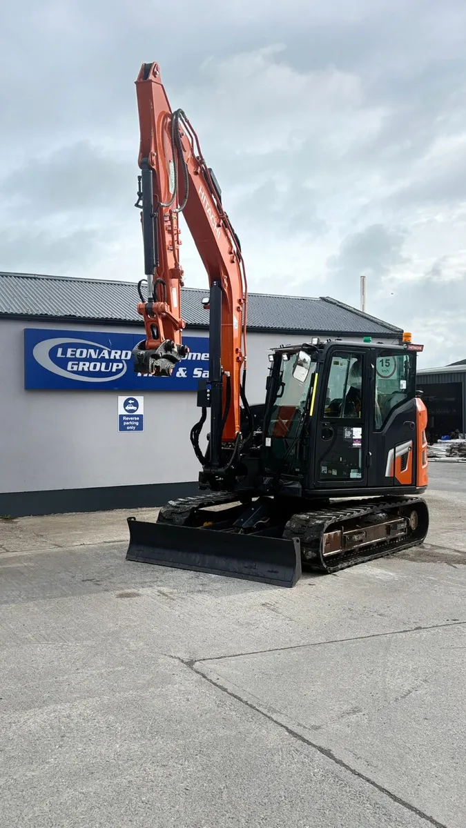 Hitachi Zaxis 95 USB - Image 2