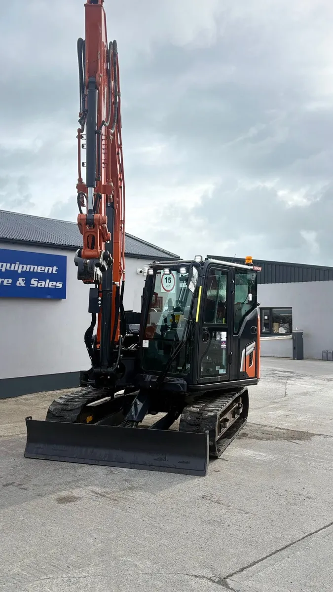 Hitachi Zaxis 95 USB - Image 1