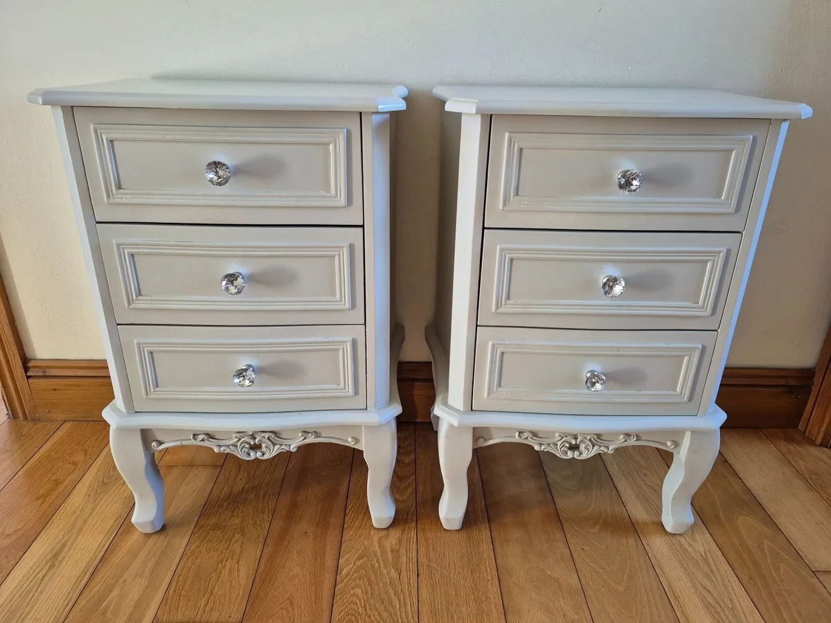 BEDSIDE LOCKERS - Image 2
