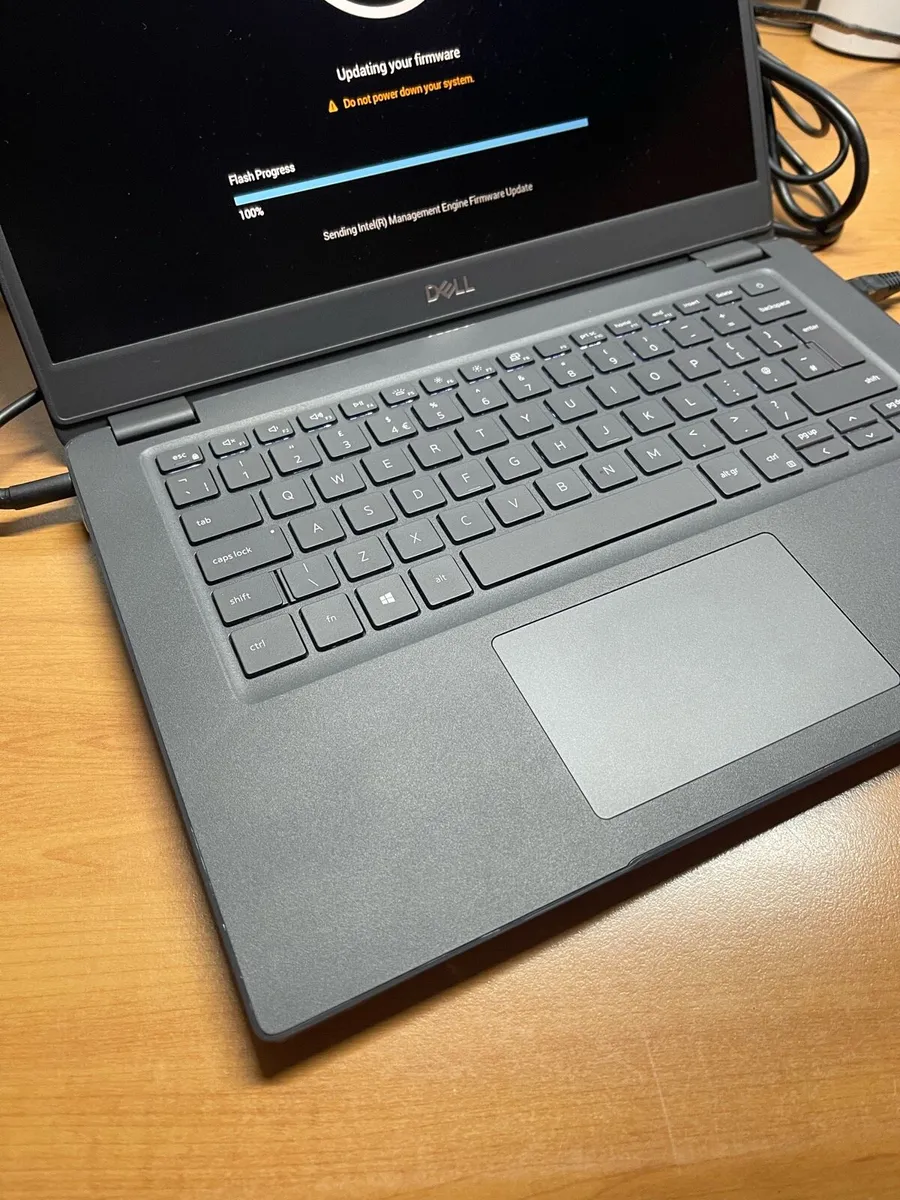 Dell laptop i7 pro 16/256 windows 11 - Image 3