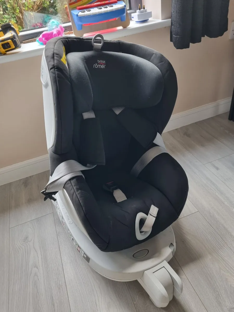 3 x Britax Romer isofix rotating car seats - Image 2