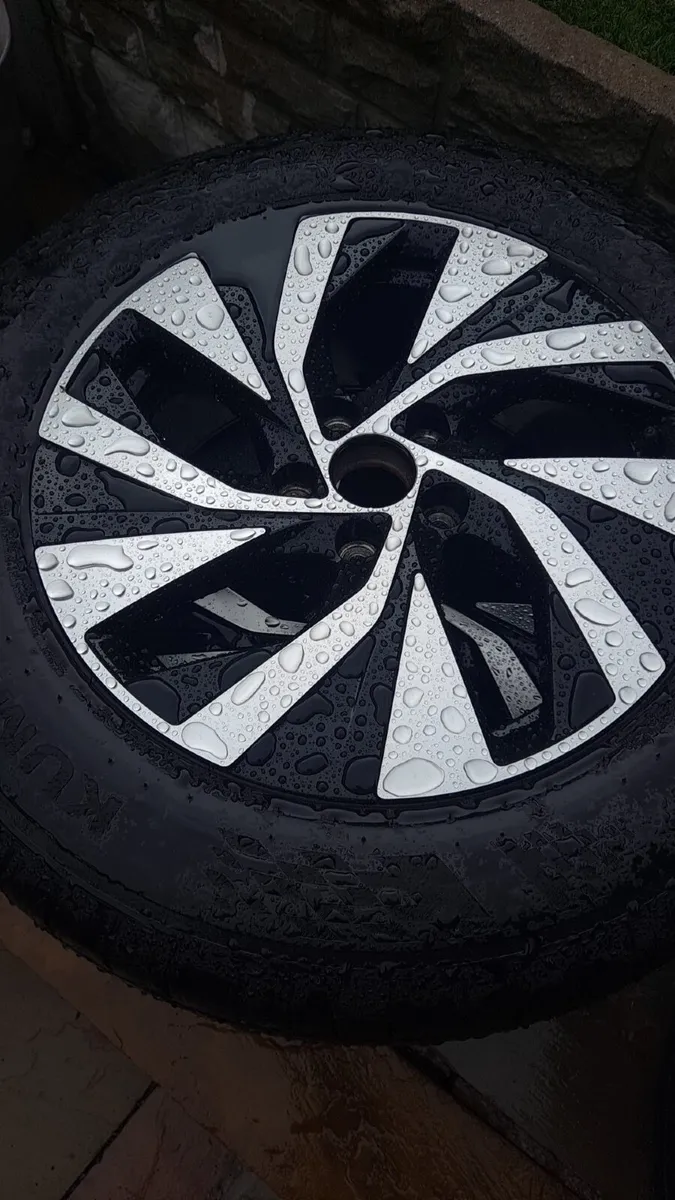 Genuine Volkswagen Alloys wheels - Image 1