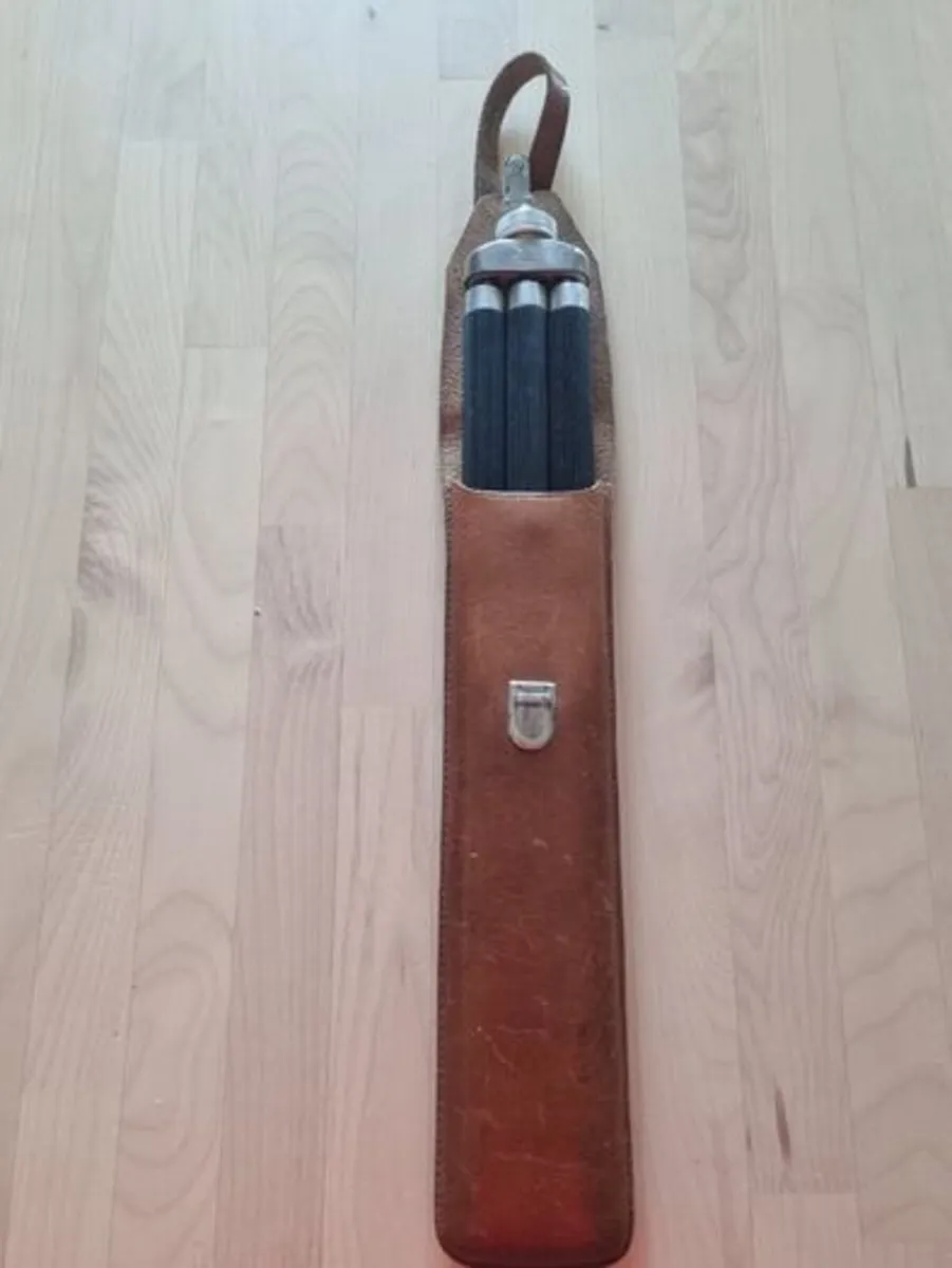 German antique, foldable photographic tripod - Image 1