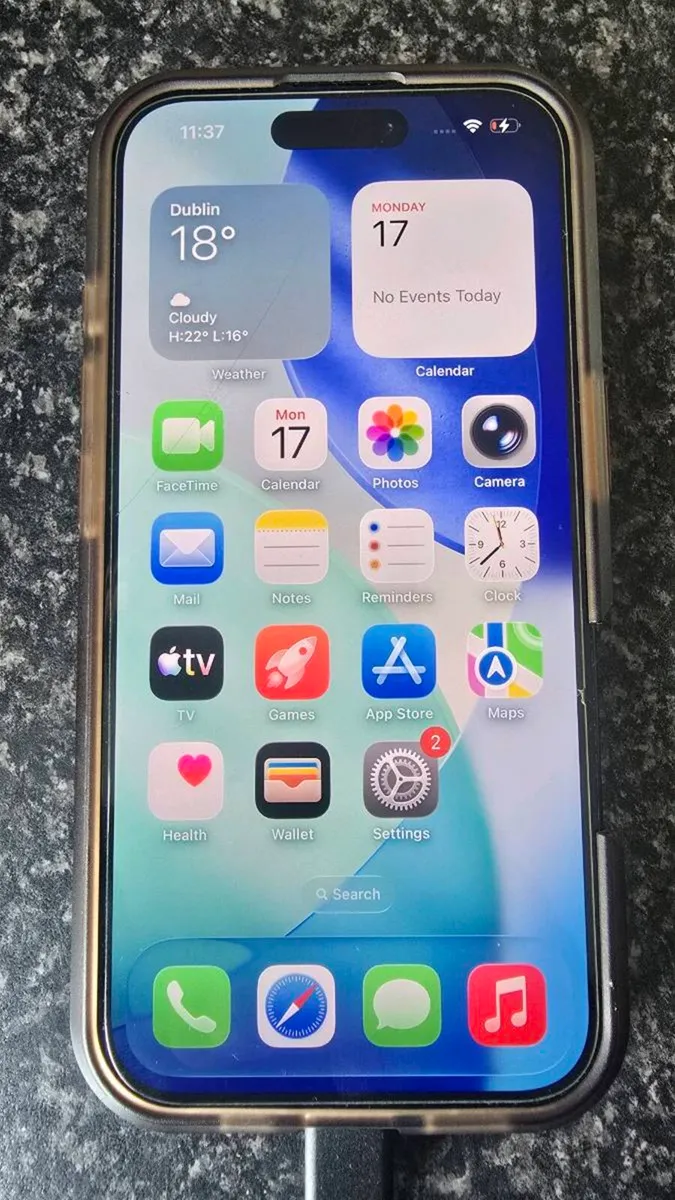 128gb Iphone 16 in Black [Unlocked] - Image 2