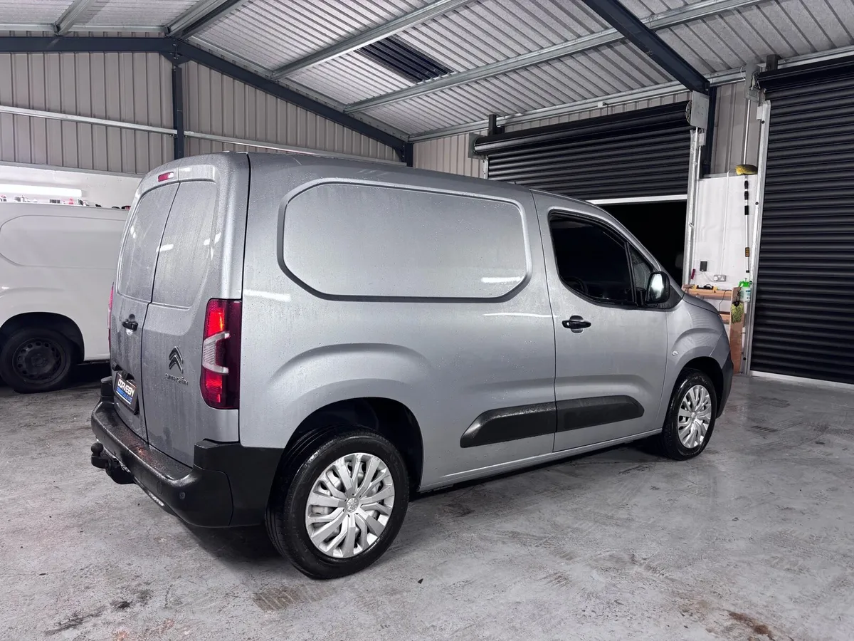 2023 Citroen Berlingo Enterprise 100bhp - Image 3