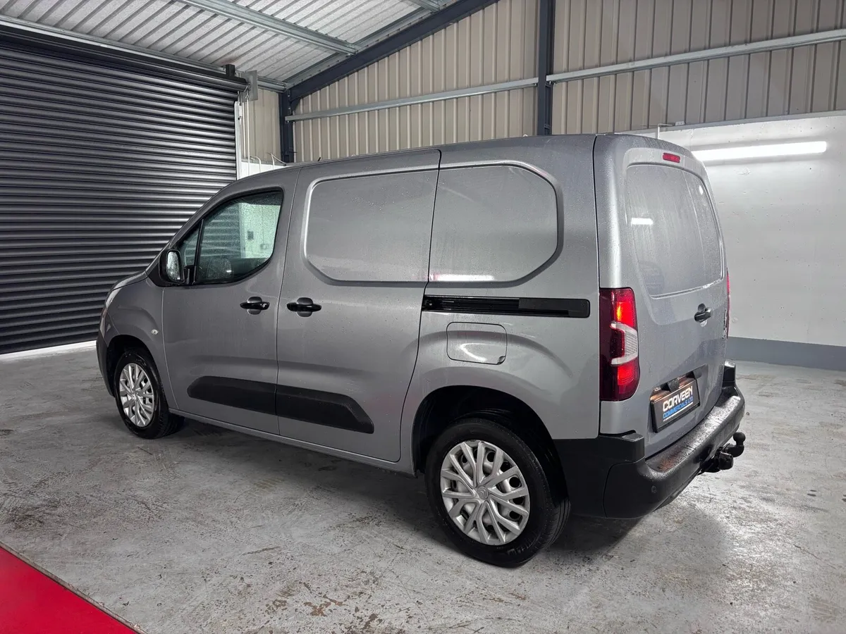 2023 Citroen Berlingo Enterprise 100bhp - Image 4