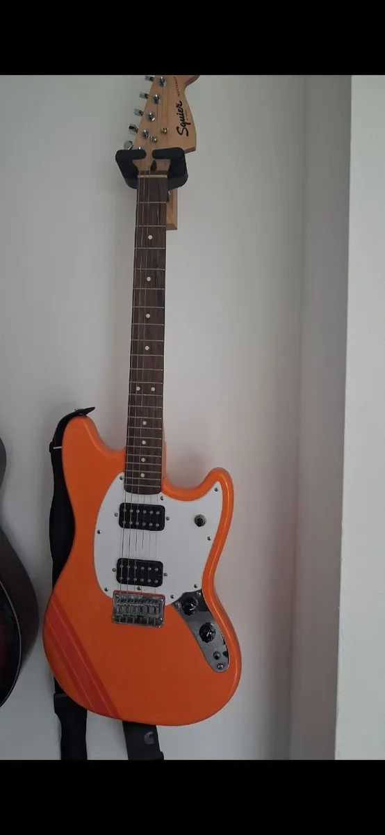guitar - Image 1