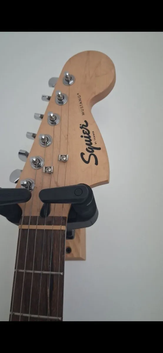 guitar - Image 3
