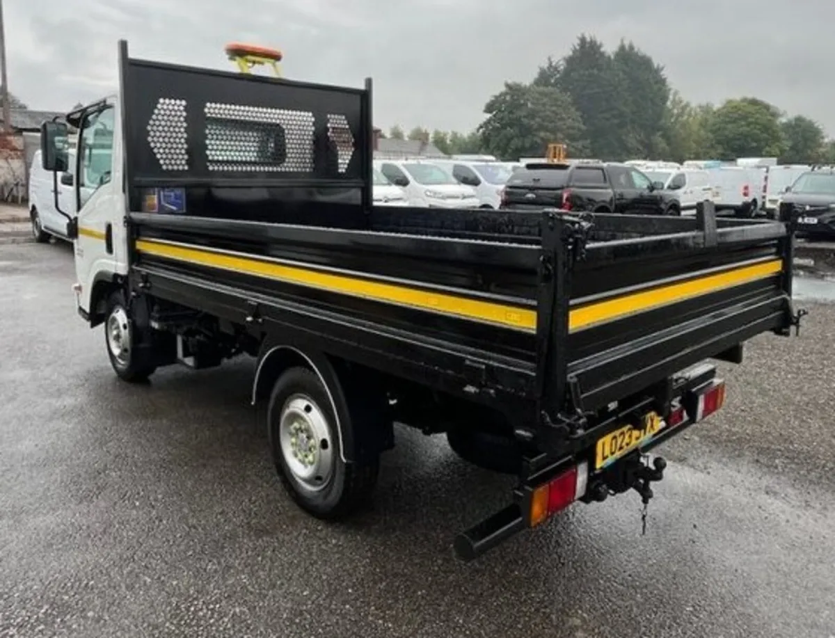 2023 Isuzu Grafter Tipper Van - Image 3