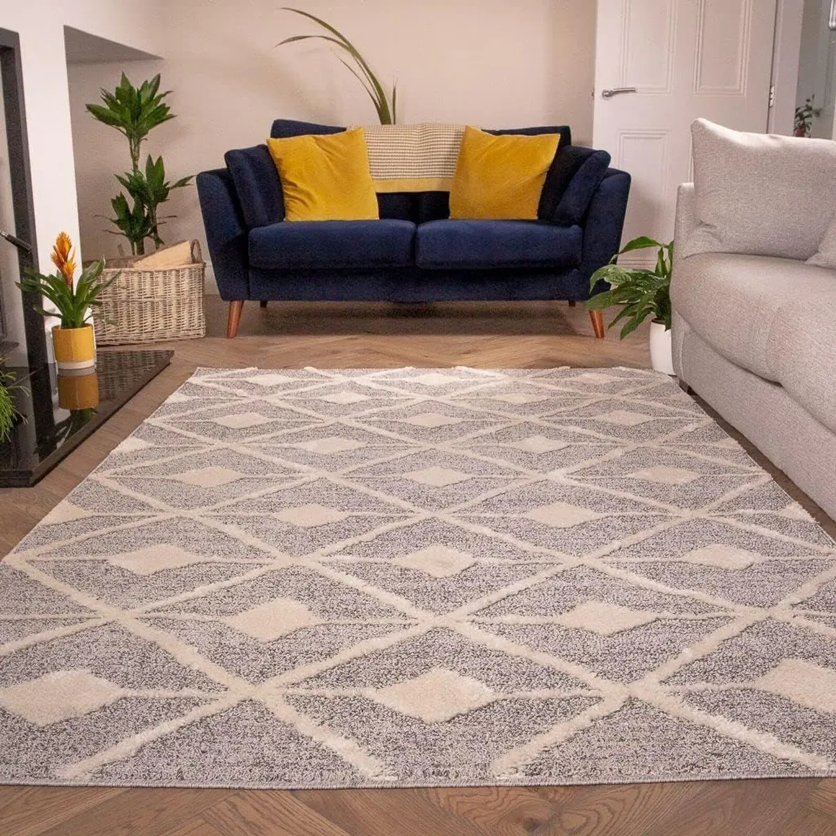 Textured Trellis Striped Rug Large Diamond Aztec - Image 2