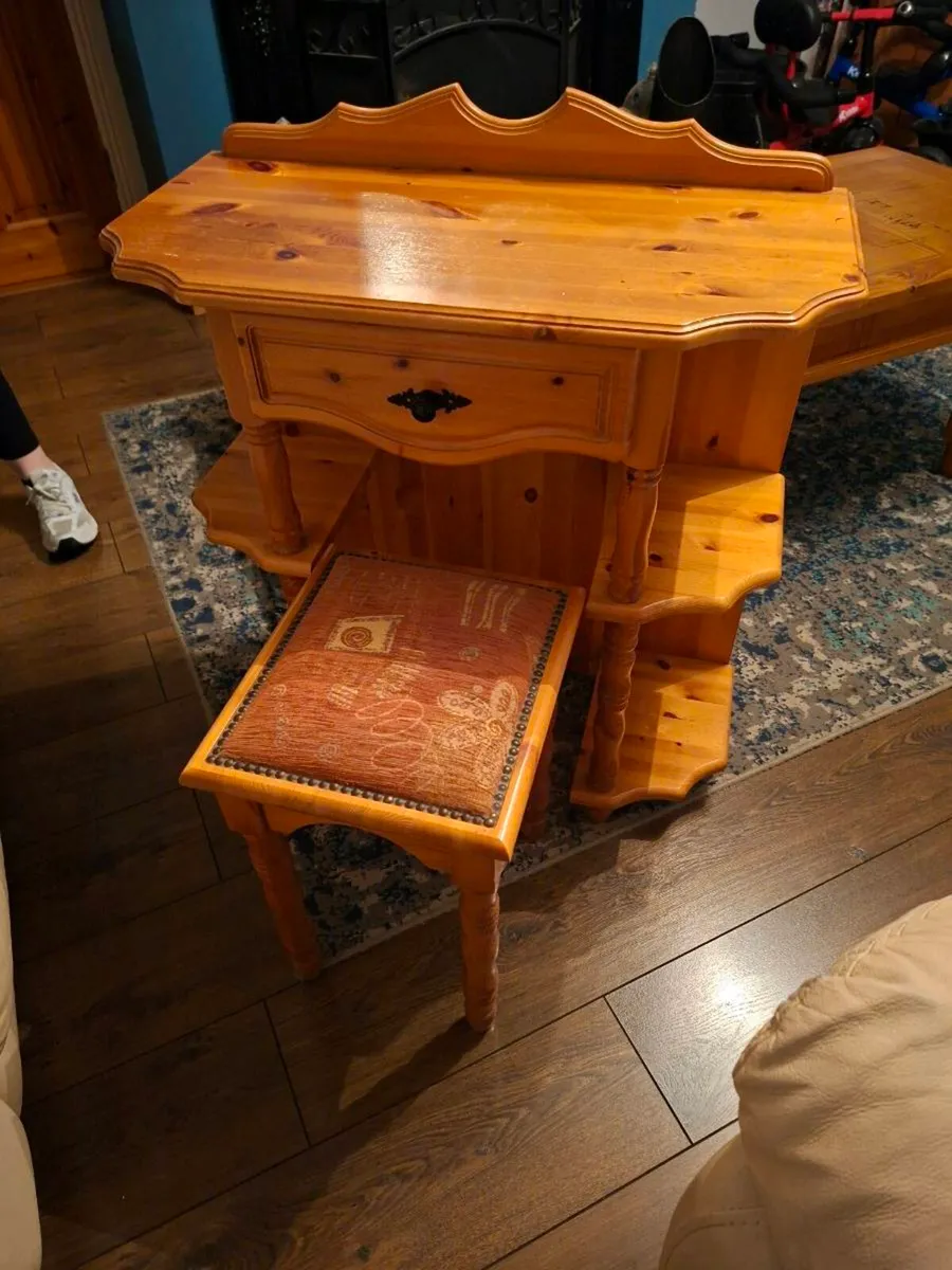 Table & Matching seat - Image 2