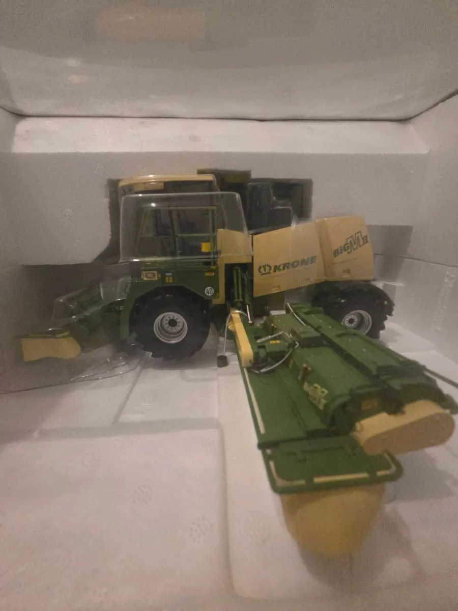 ROS Krone Big M II Self-Propelled Mower 1:32 Scale - Image 2