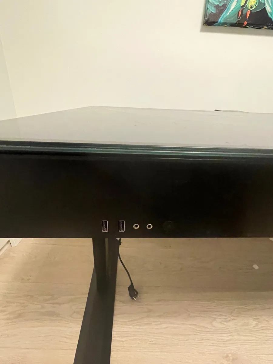 LIAN LI DK-05FX BLACK ALUMINUM/STEEL DESK COMPUTER - Image 4