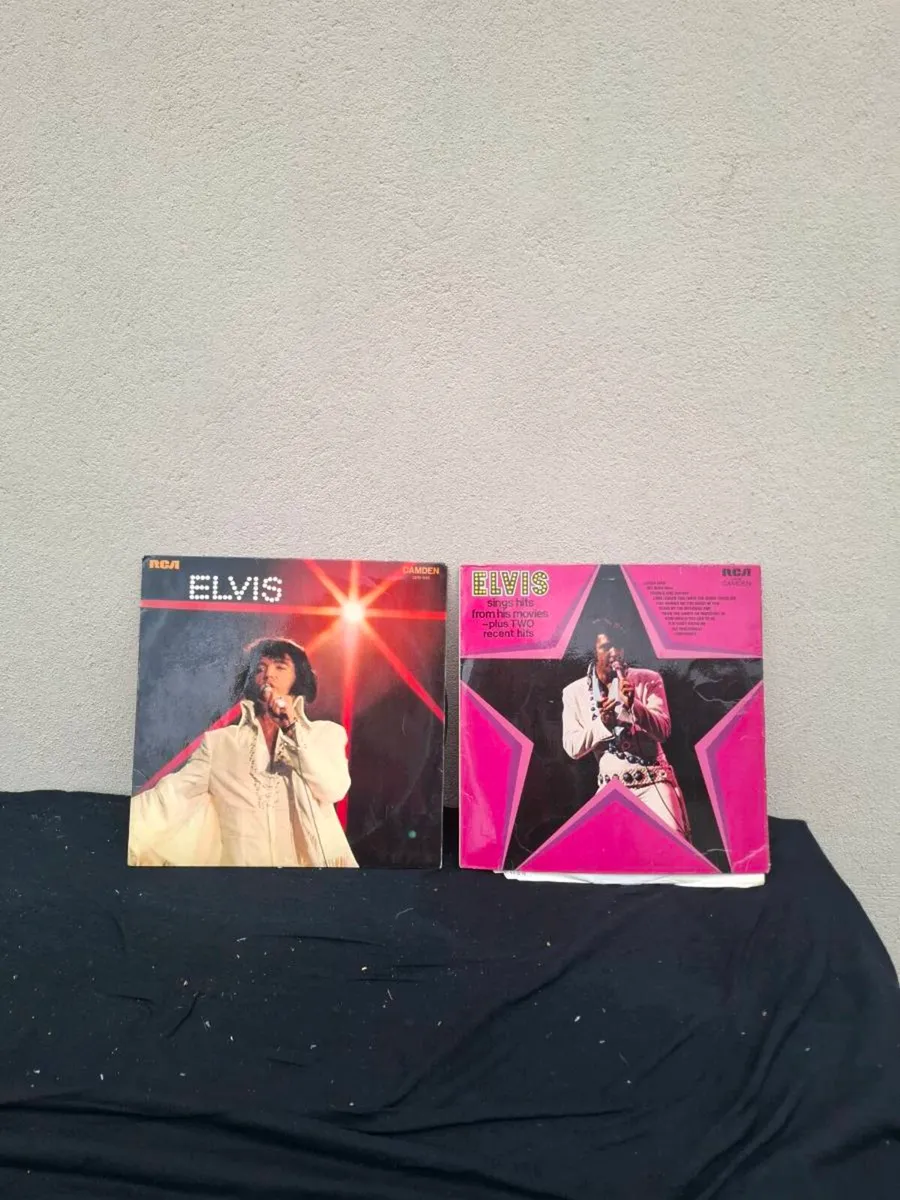 Lot of 2 elvis presley vinyl lp - Image 1