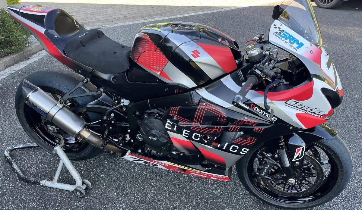 SUZUKI GSXR 1000/YAMAHA R6 Bn6 race track bike - Image 1