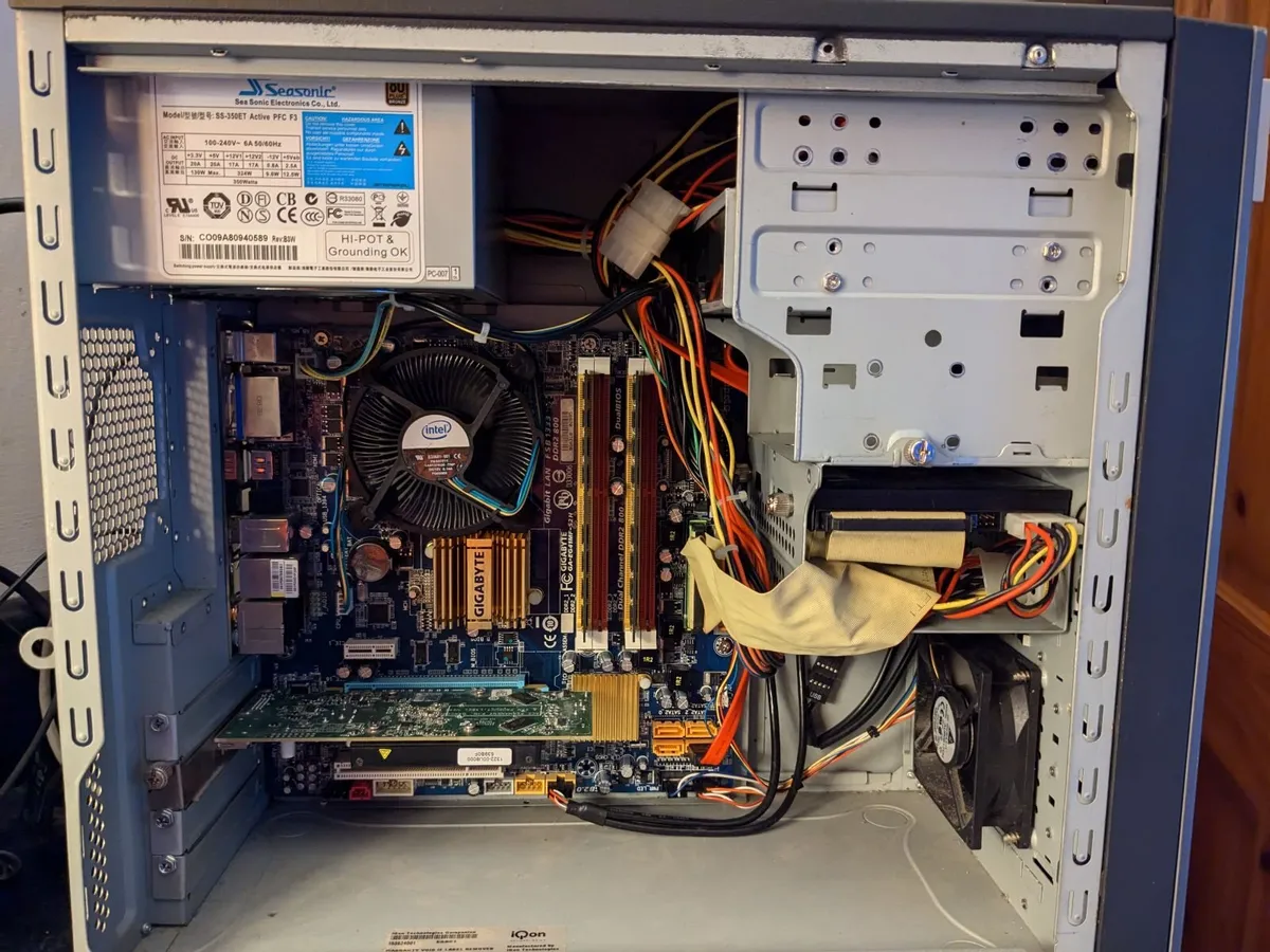 DDR2 Computer Retro Vintage - Image 1