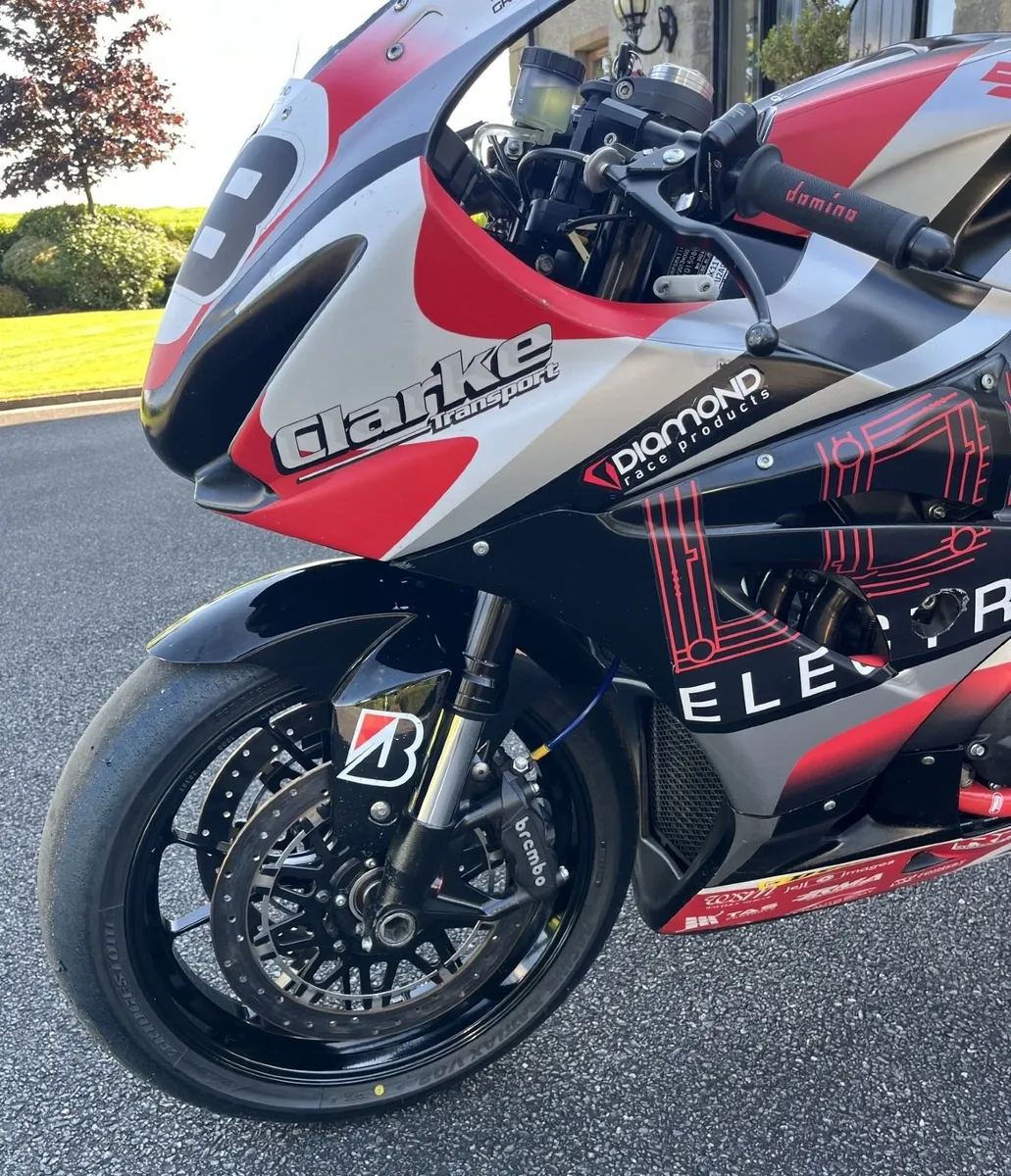 SUZUKI GSXR 1000/YAMAHA R6 Bn6 race track bike - Image 4