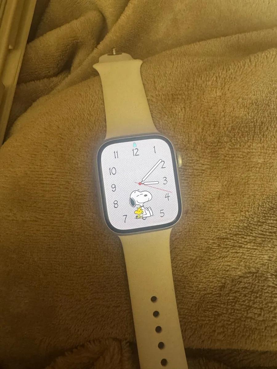Apple Watch Series 8 - Image 1