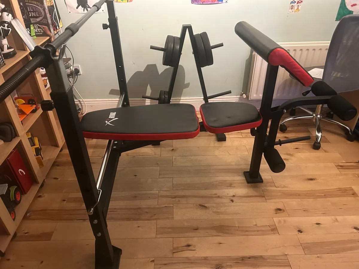 Bench press and weights - Image 3