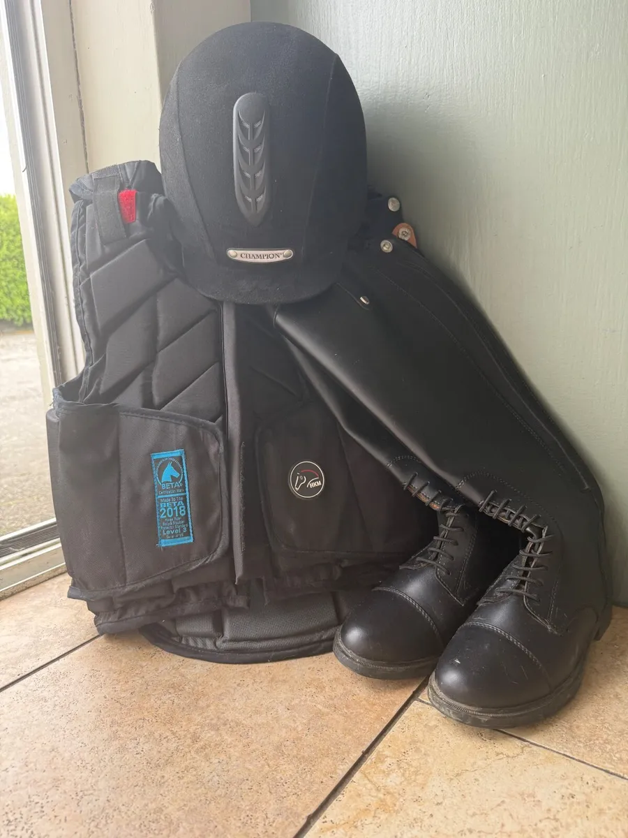 Horse riding gear. - Image 2