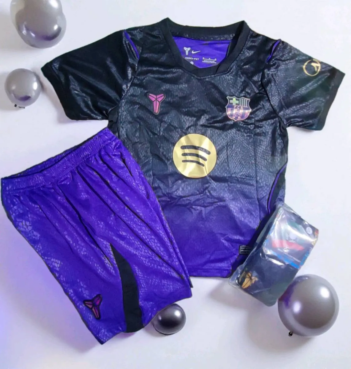 BARCELONA 26/27 (AWAY/LAMINE YAMAL 10 ) KIDS KIT . - Image 2