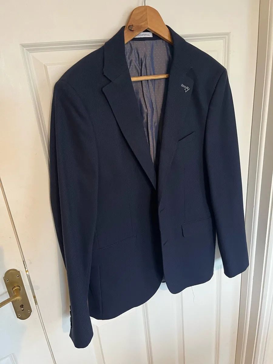 Full three piece Navy suit - Image 1
