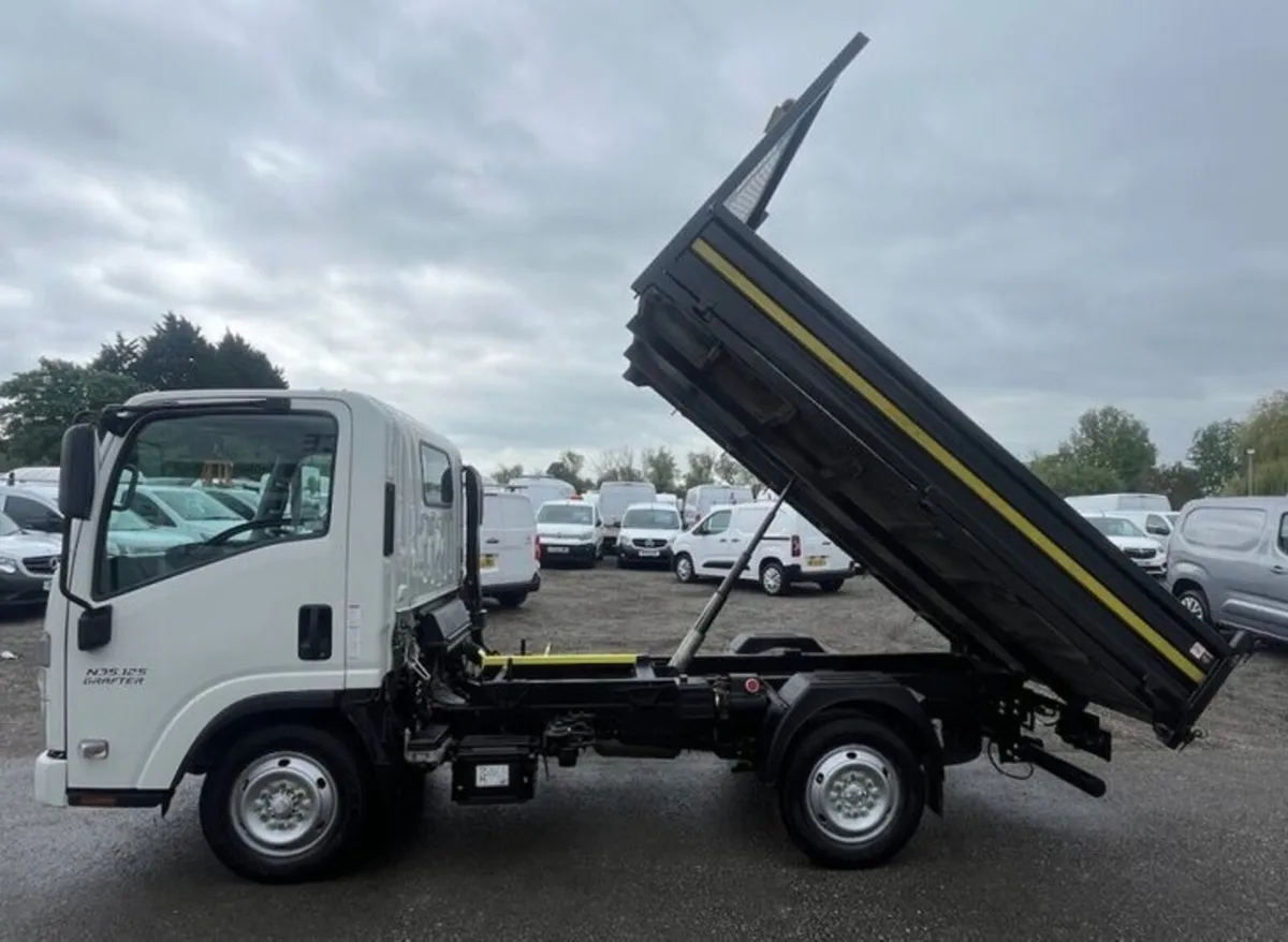 2023 Isuzu Grafter Tipper Van - Image 1