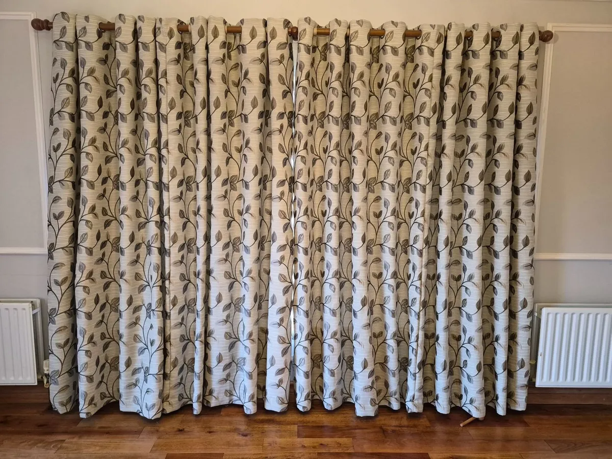 Curtains - Image 4