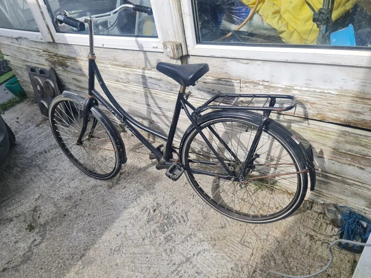 VINTAGE belgium LADIES BIKE 26 INCH WHEEL - Image 3