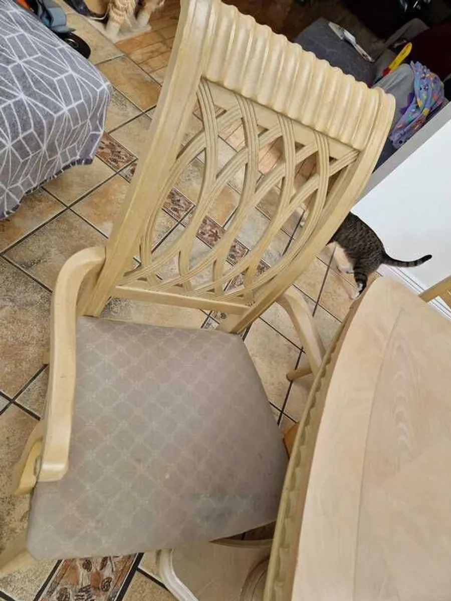 6 seater dining table - Image 3