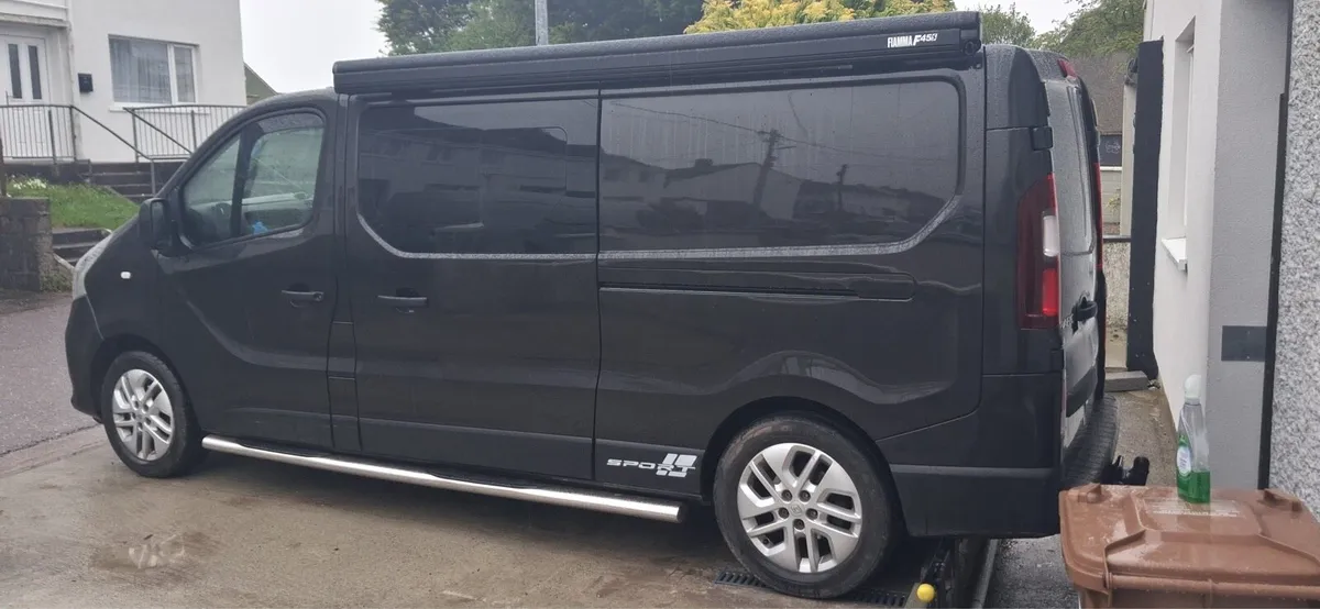 Renault Traffic Sport Crewcab - Image 2