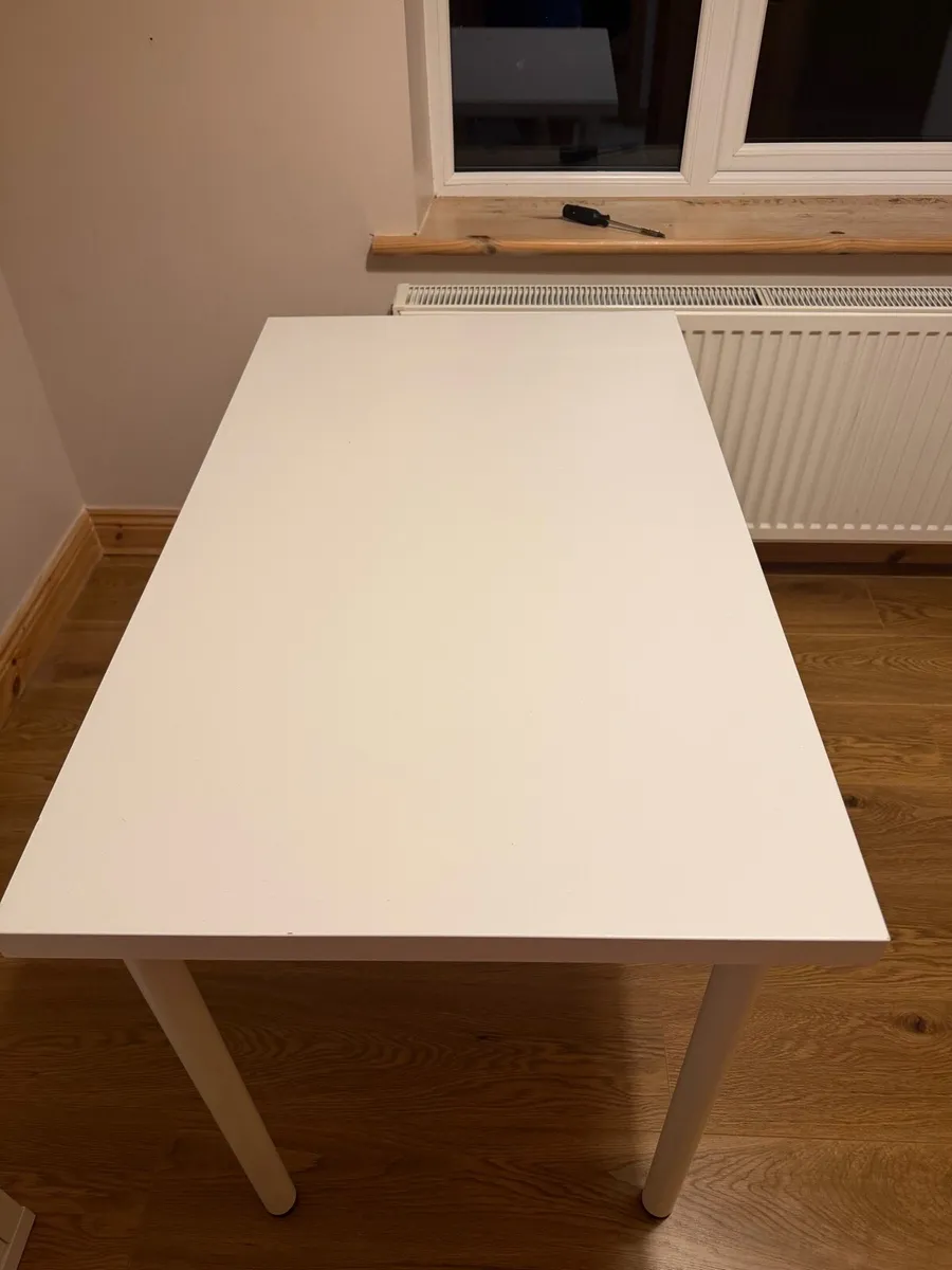 Office table and a chair - Image 2