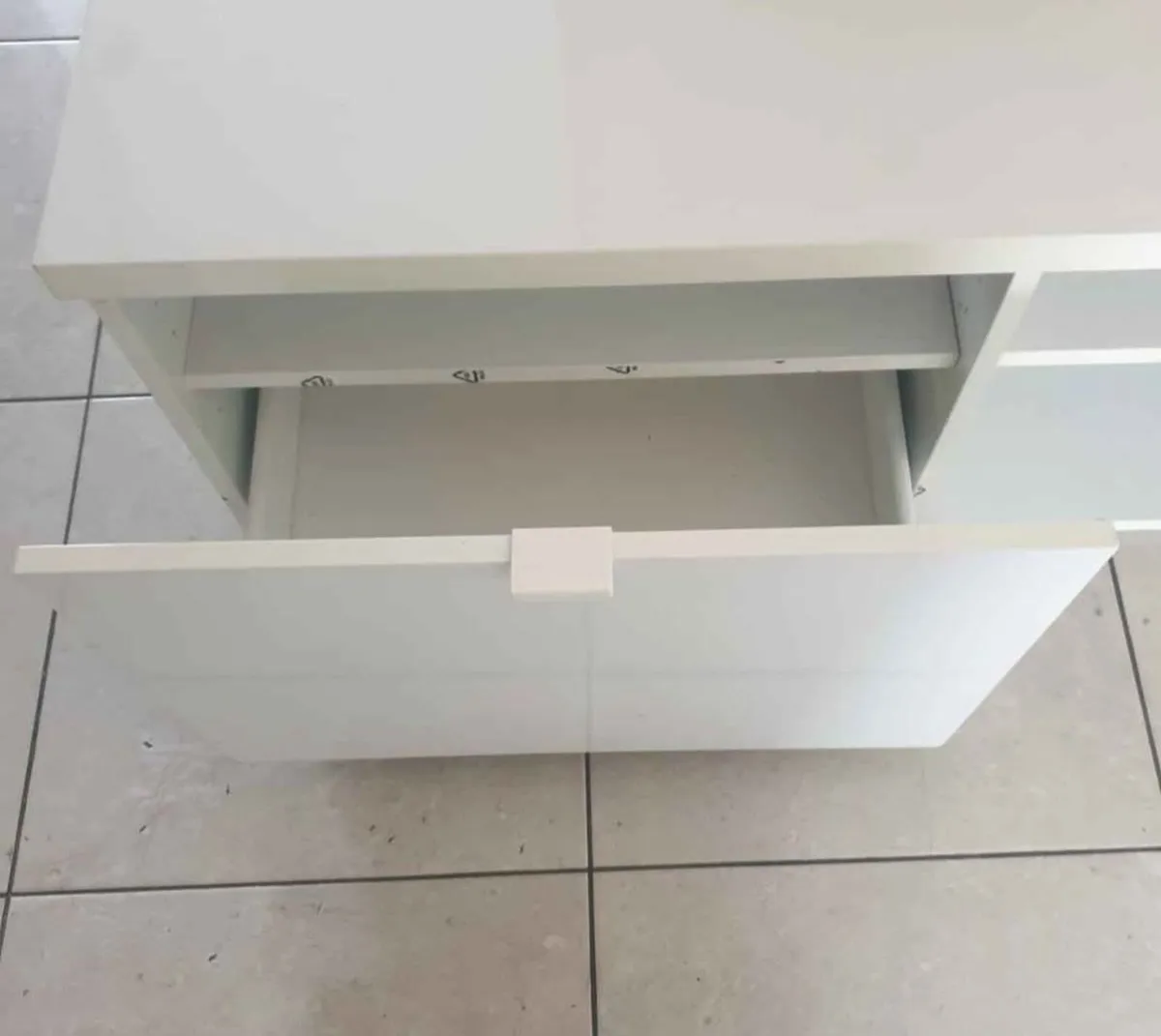 Tv stand - Image 1
