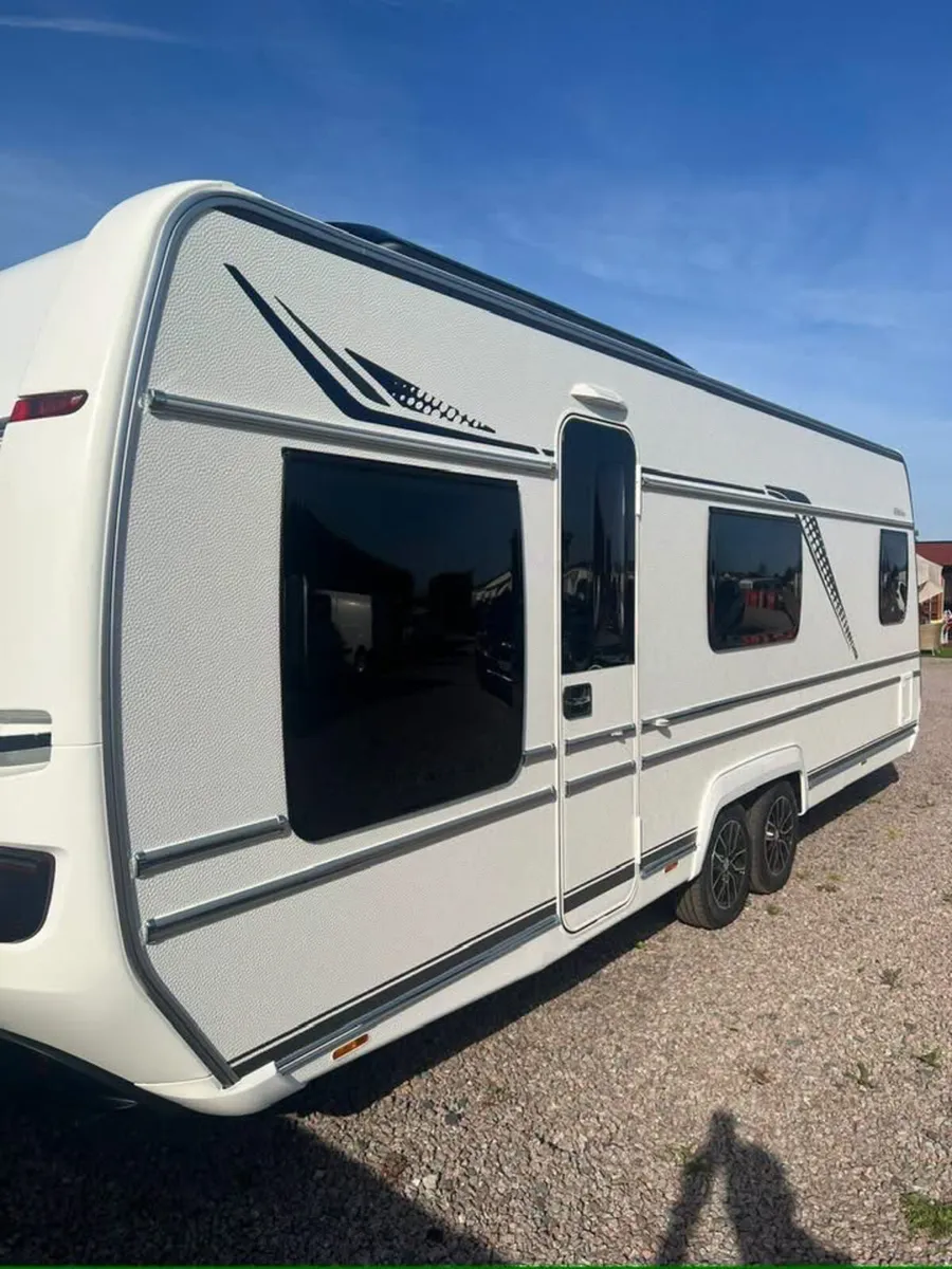 2027 FENDT VIENNA 650/700 5/6 BERTH LUX CARAVAN - Image 3
