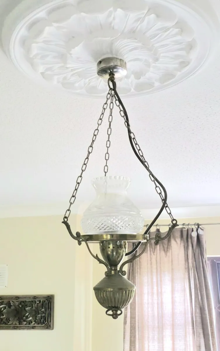 VICTORIAN REAL BRASS & CRYSTAL, Light With Bulb ! - Image 2