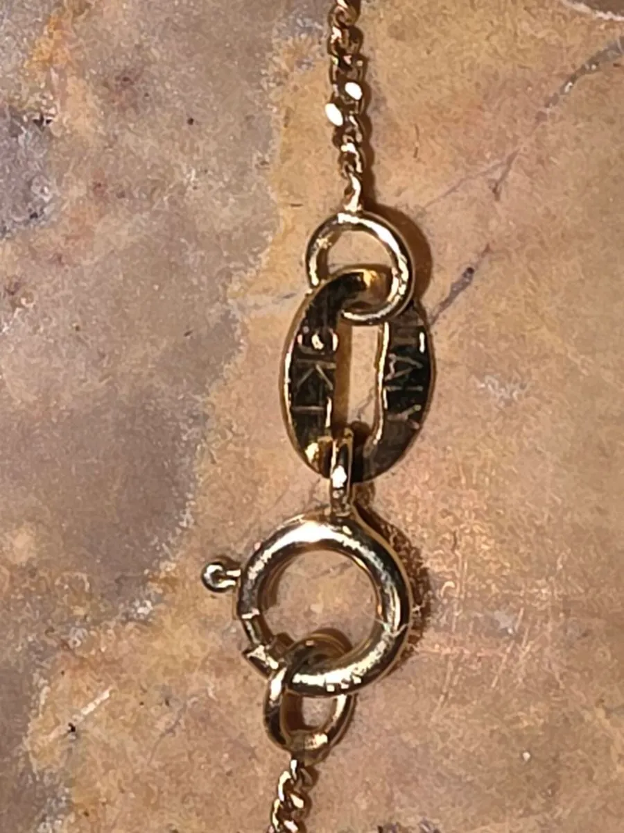 HUGE OVAL LOCKET, 9CT Gold New 18"Long Necklace ! - Image 2