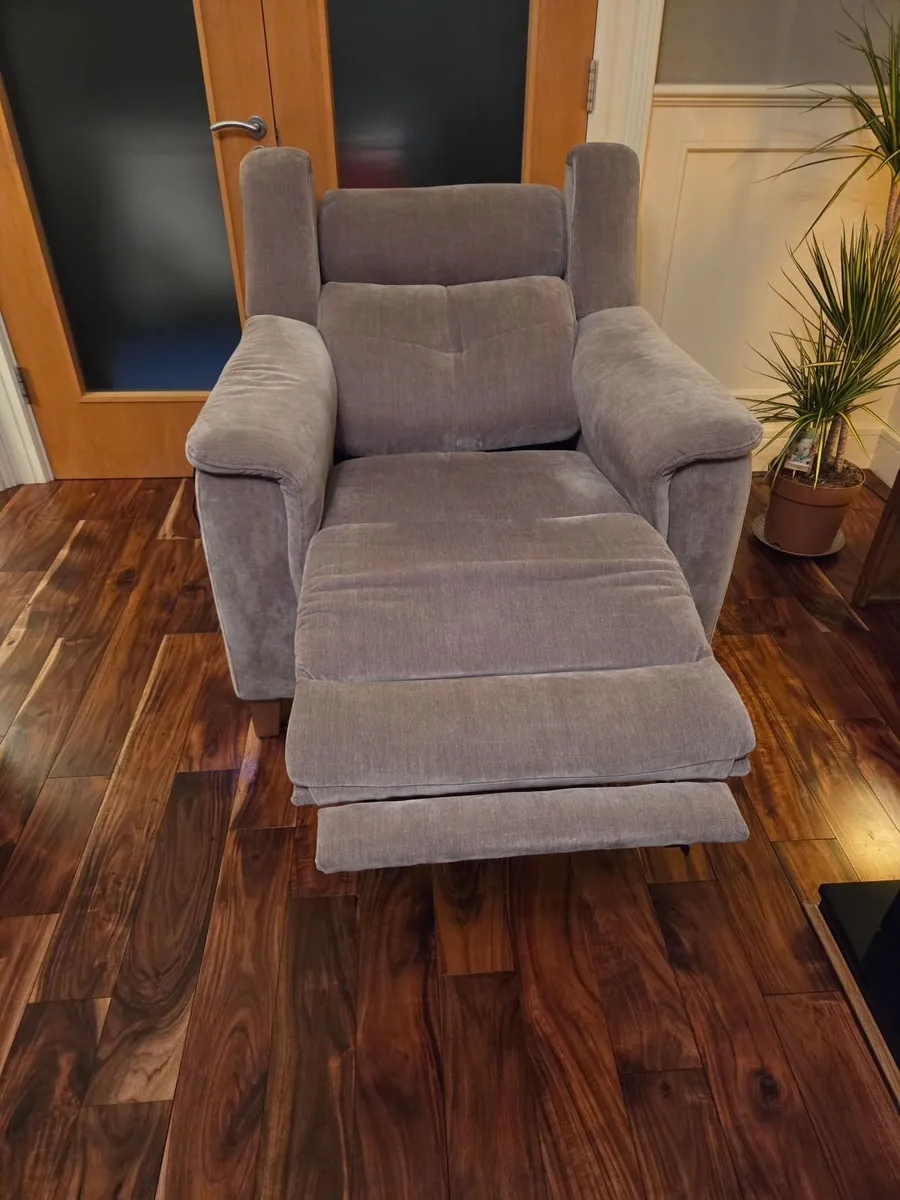 Suite of Furniture - Image 2