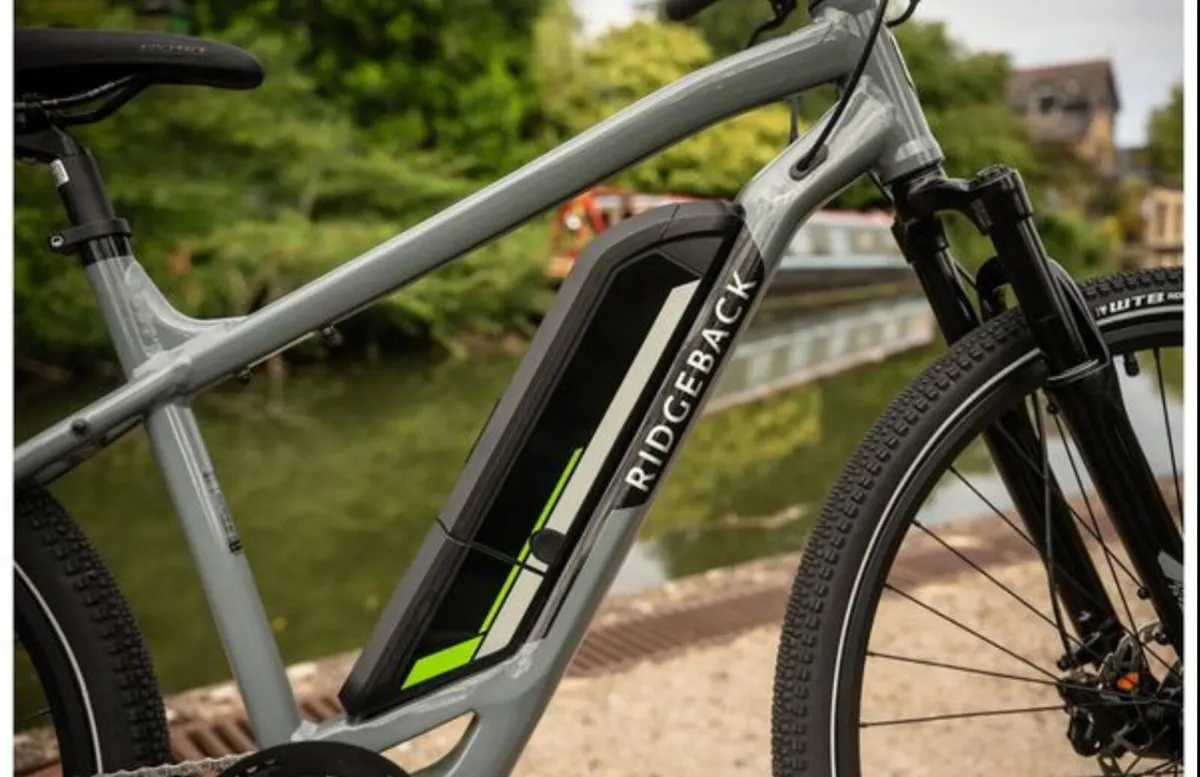 Ridgeback Arcus 1 Electric Hybrid Bike in Grey - Image 4