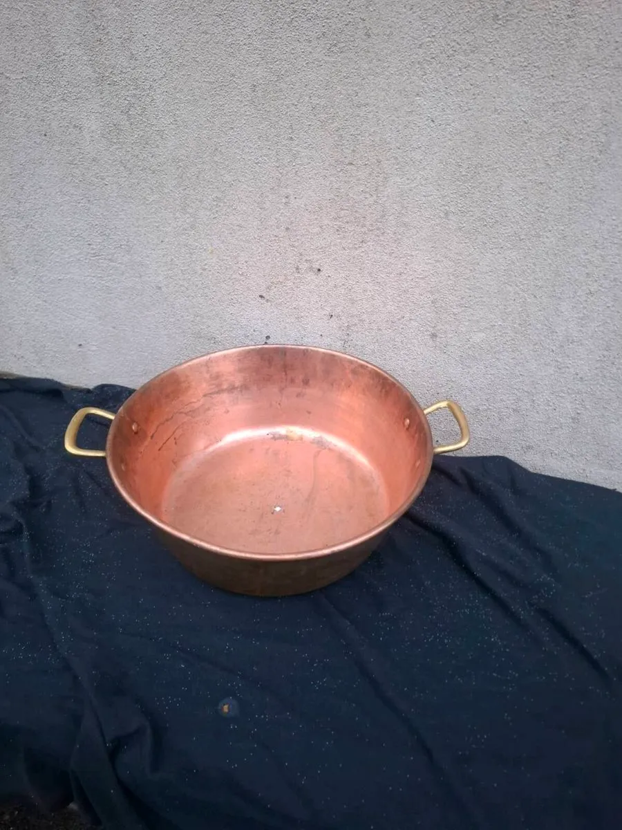 37cm copper jam pot possible to post - Image 1