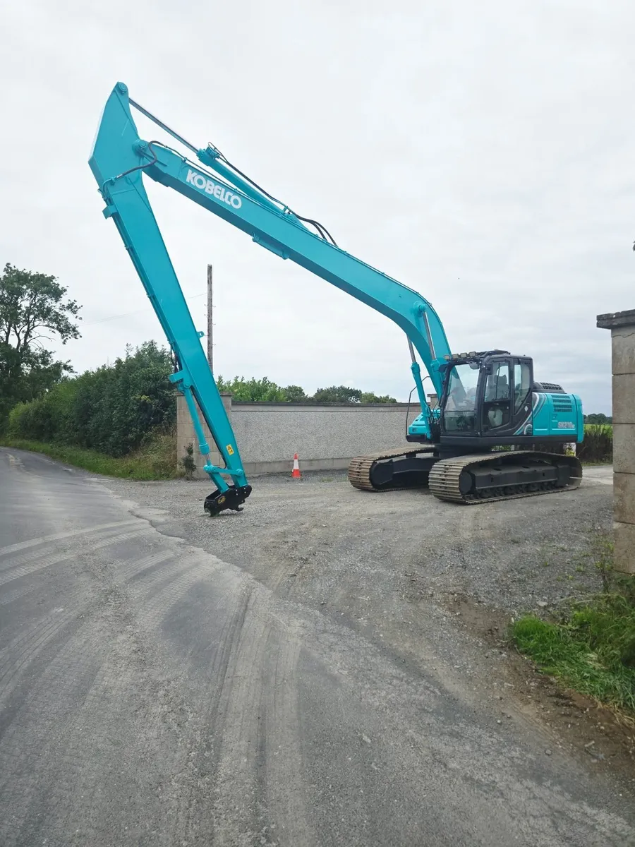 2017 Kobelco SK210LC-10 Long Reach Excavator. - Image 1