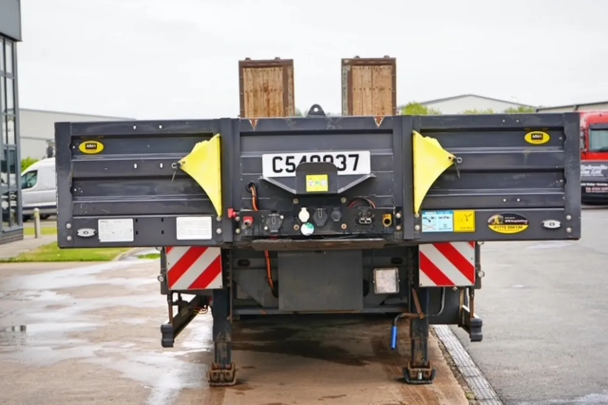 2020 KASSBOHRER TRI-AXLE LOWLOADER - Image 2