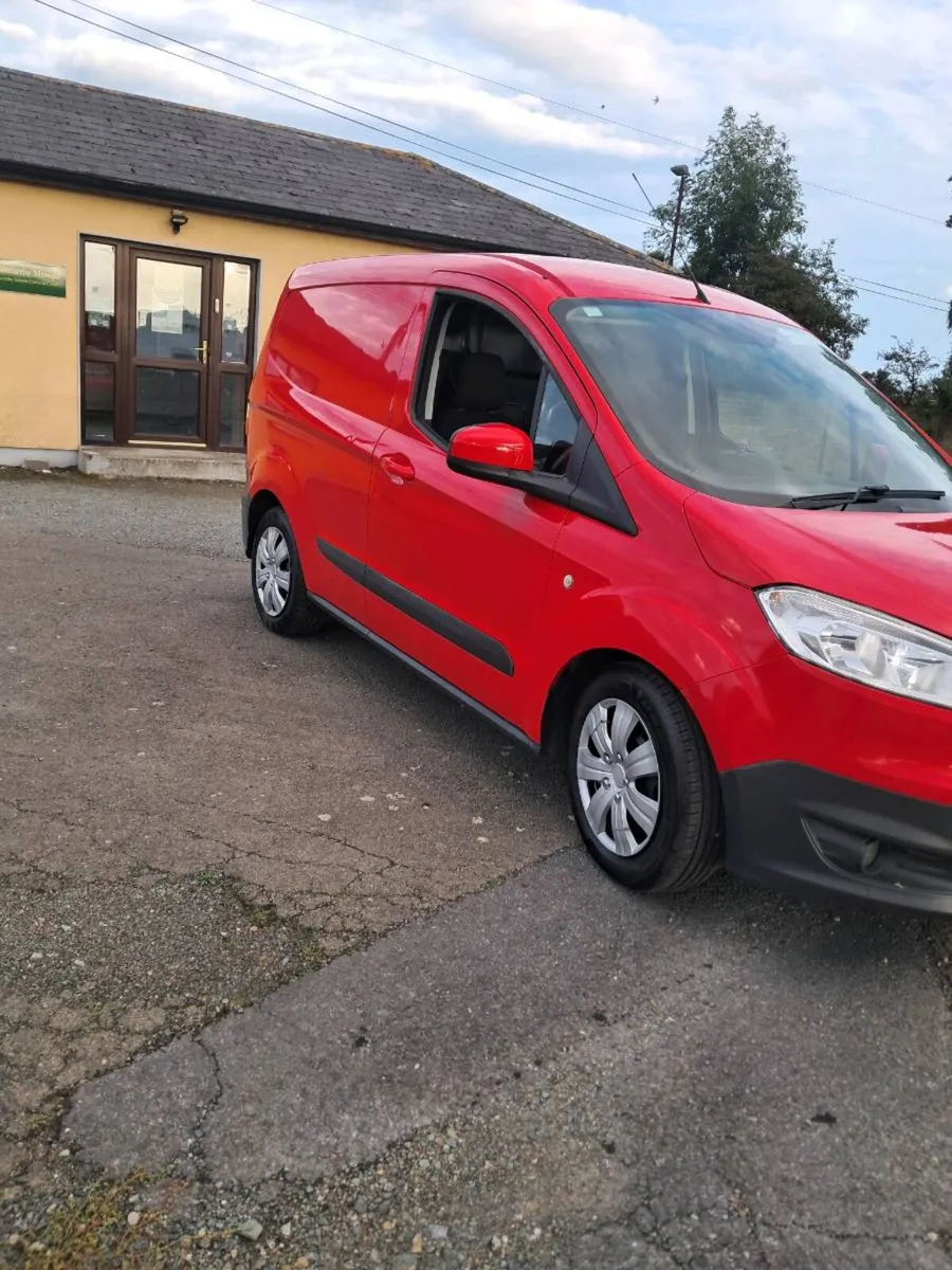 A van - Image 2