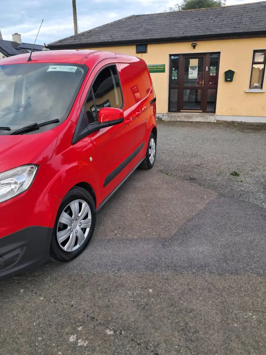A van - Image 3