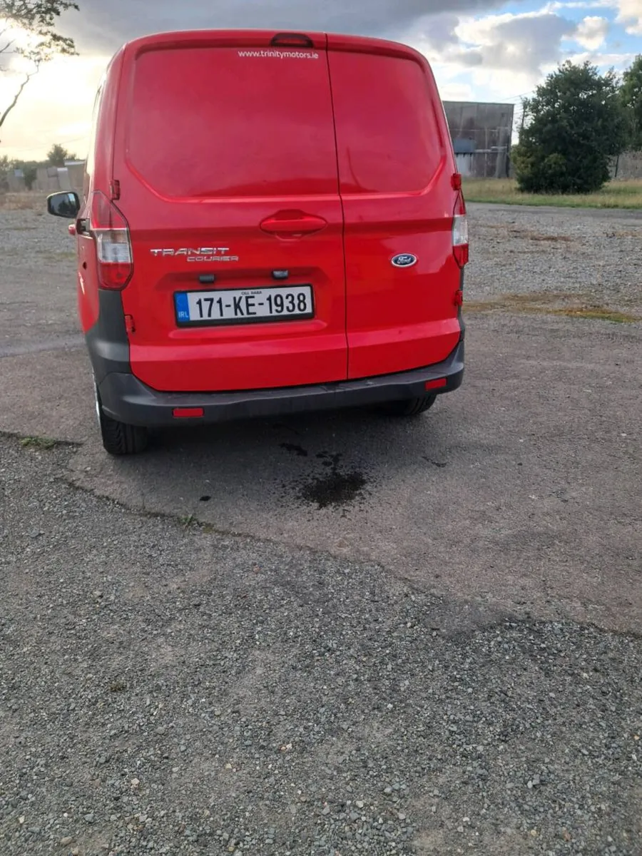 A van - Image 4