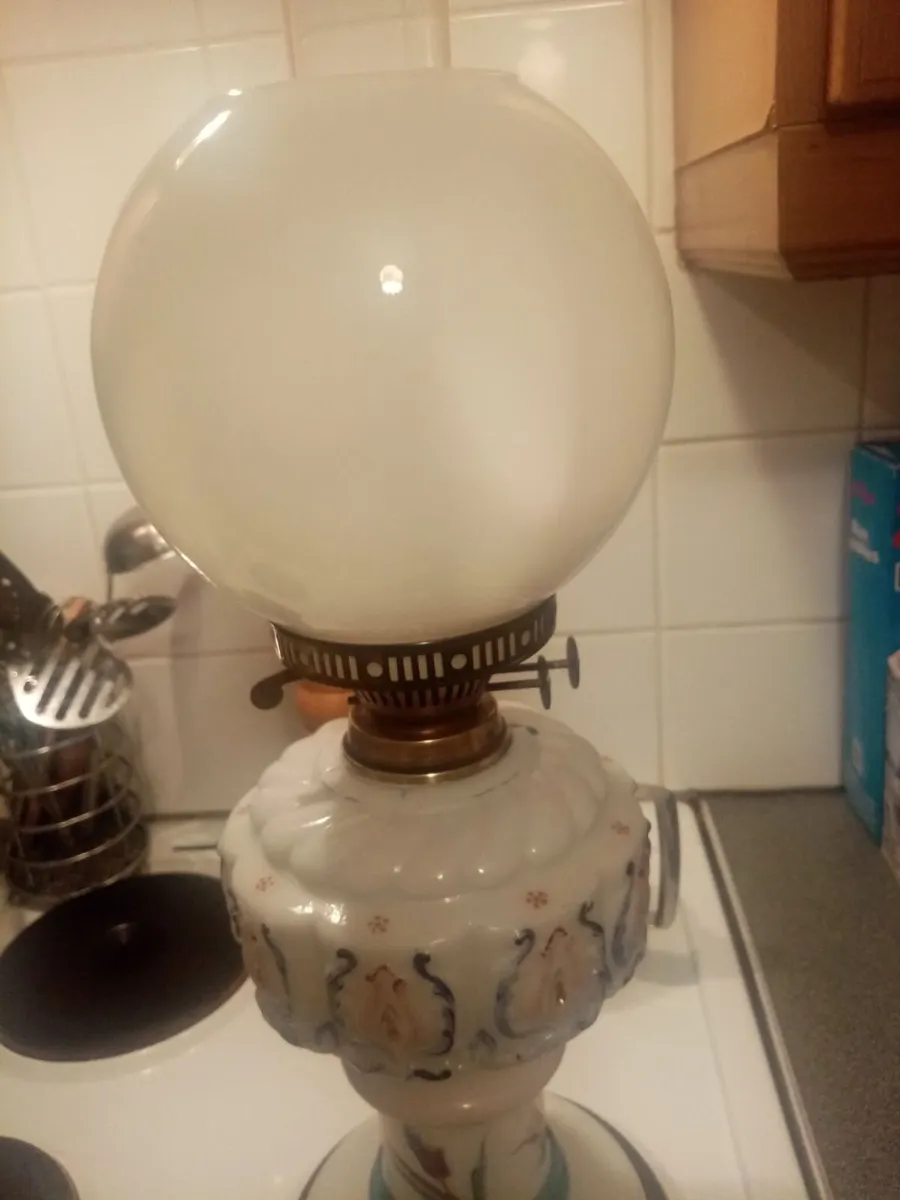 Victorian Oil Lamp - Image 3