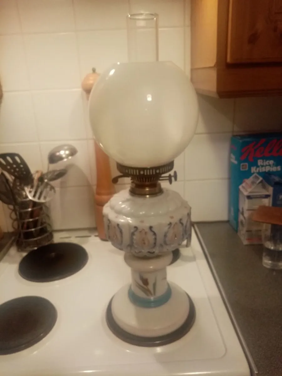 Victorian Oil Lamp - Image 4